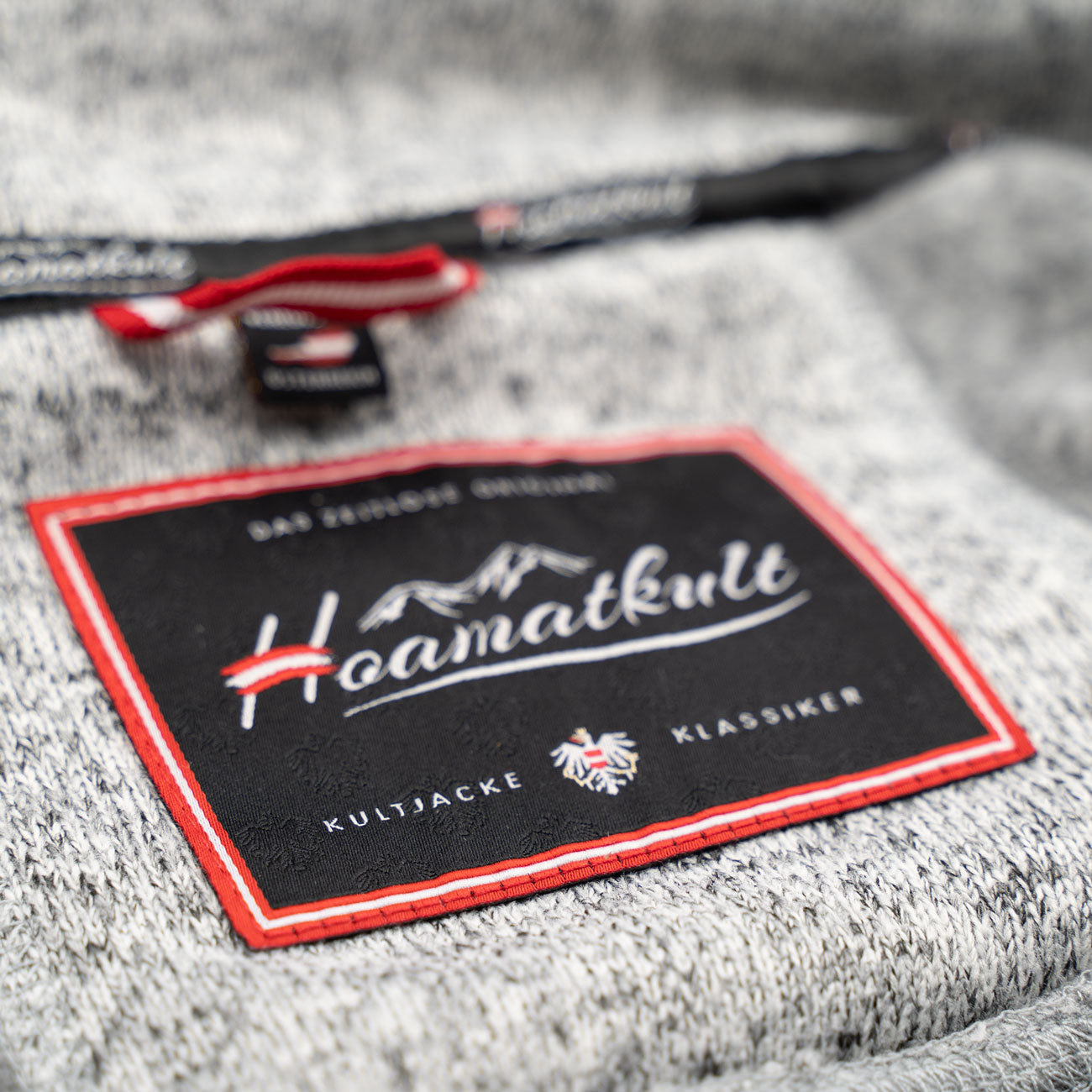 Detail Label Kultjacke hellgrau