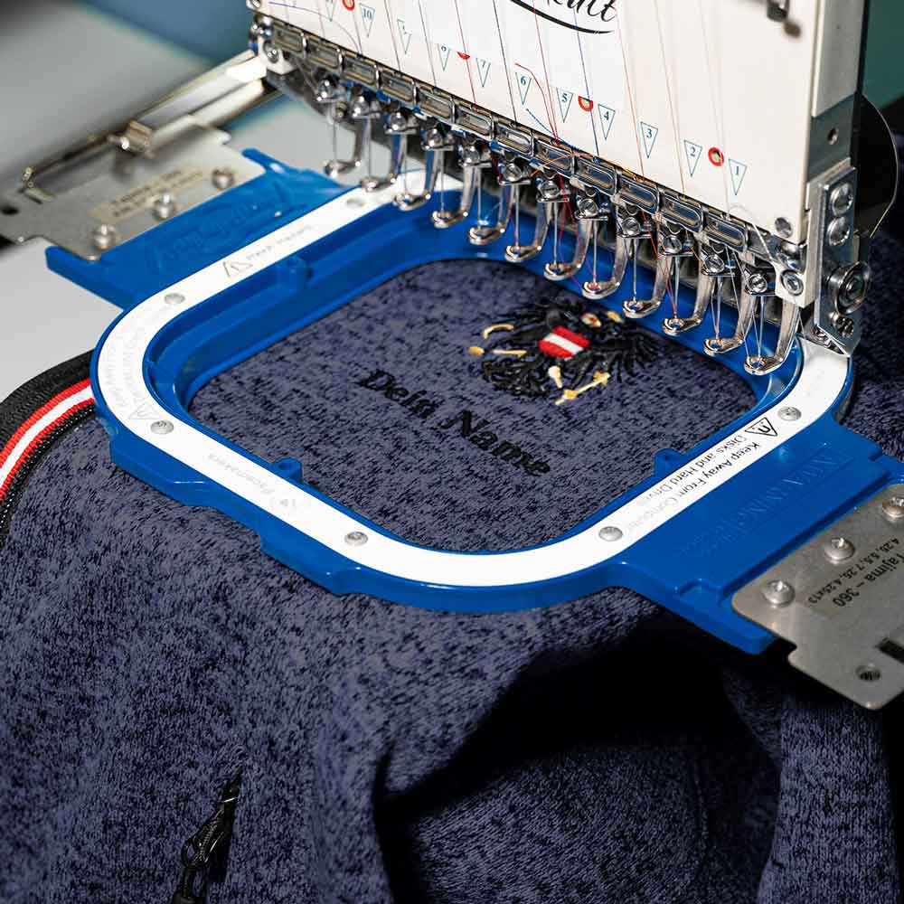 Jacke mit Namensbestickung