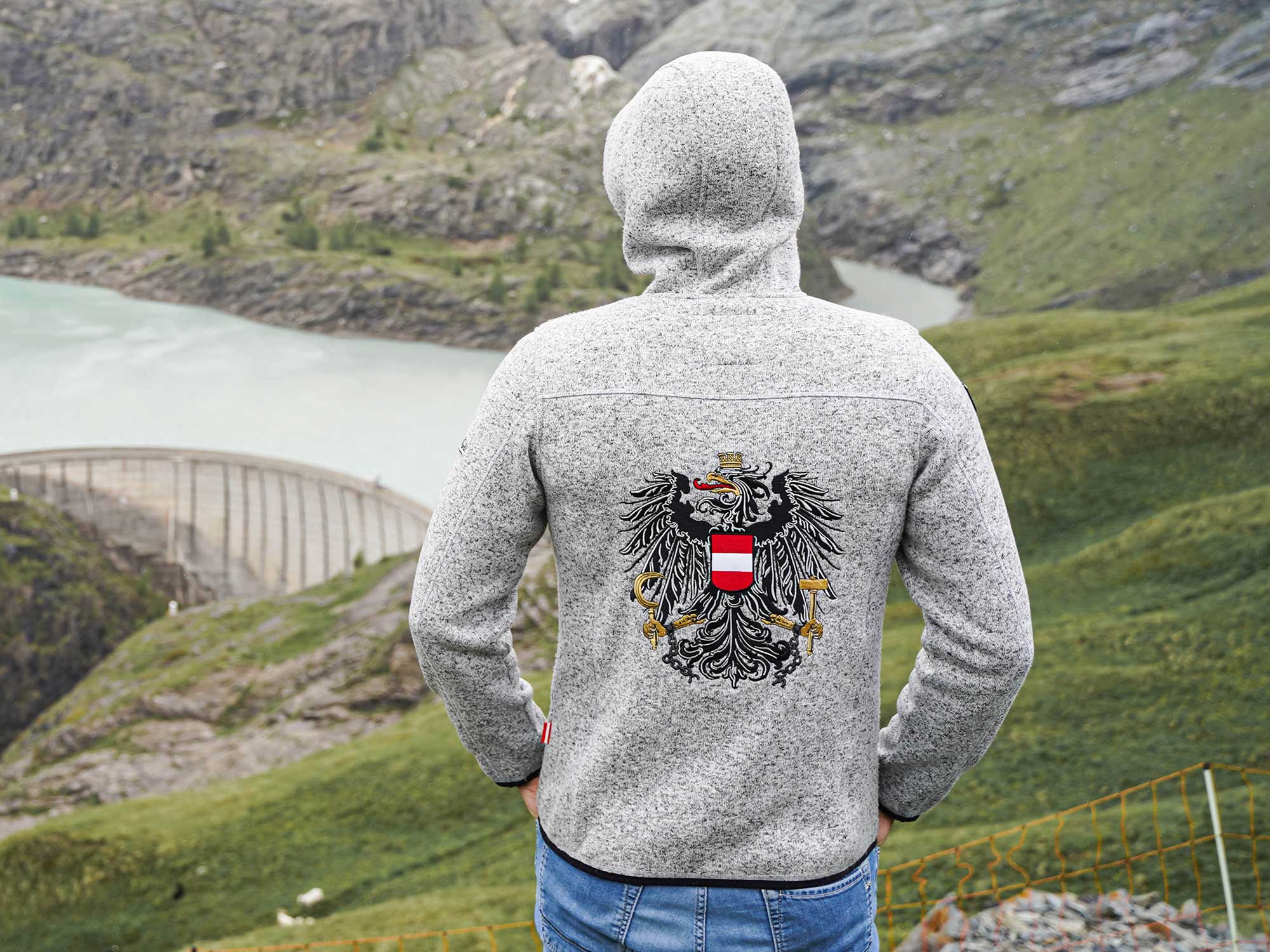 jacke zum wandern mit österreich adler