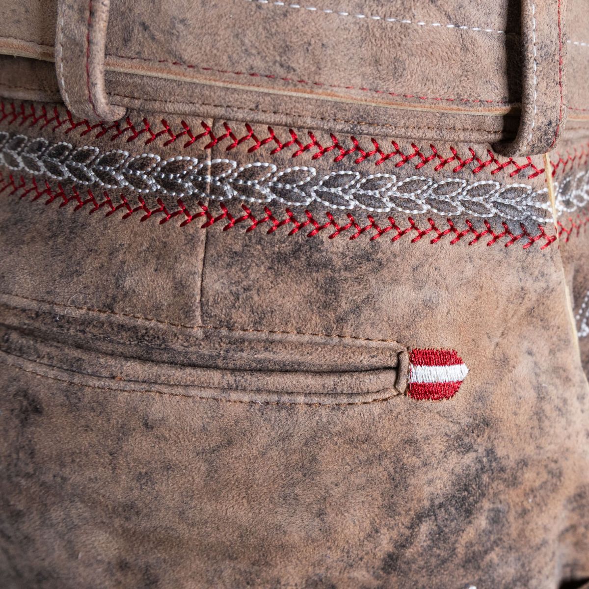 Lederhose Tasche hinten