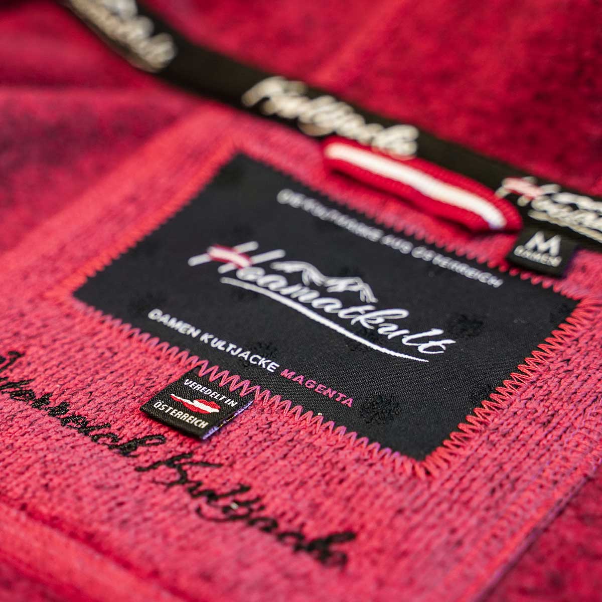 Hoamatkult Kultjacke mit Kapuze - Magenta