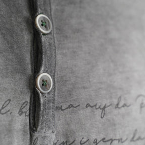 Detail Knopfleiste Wüdara Shirt grau