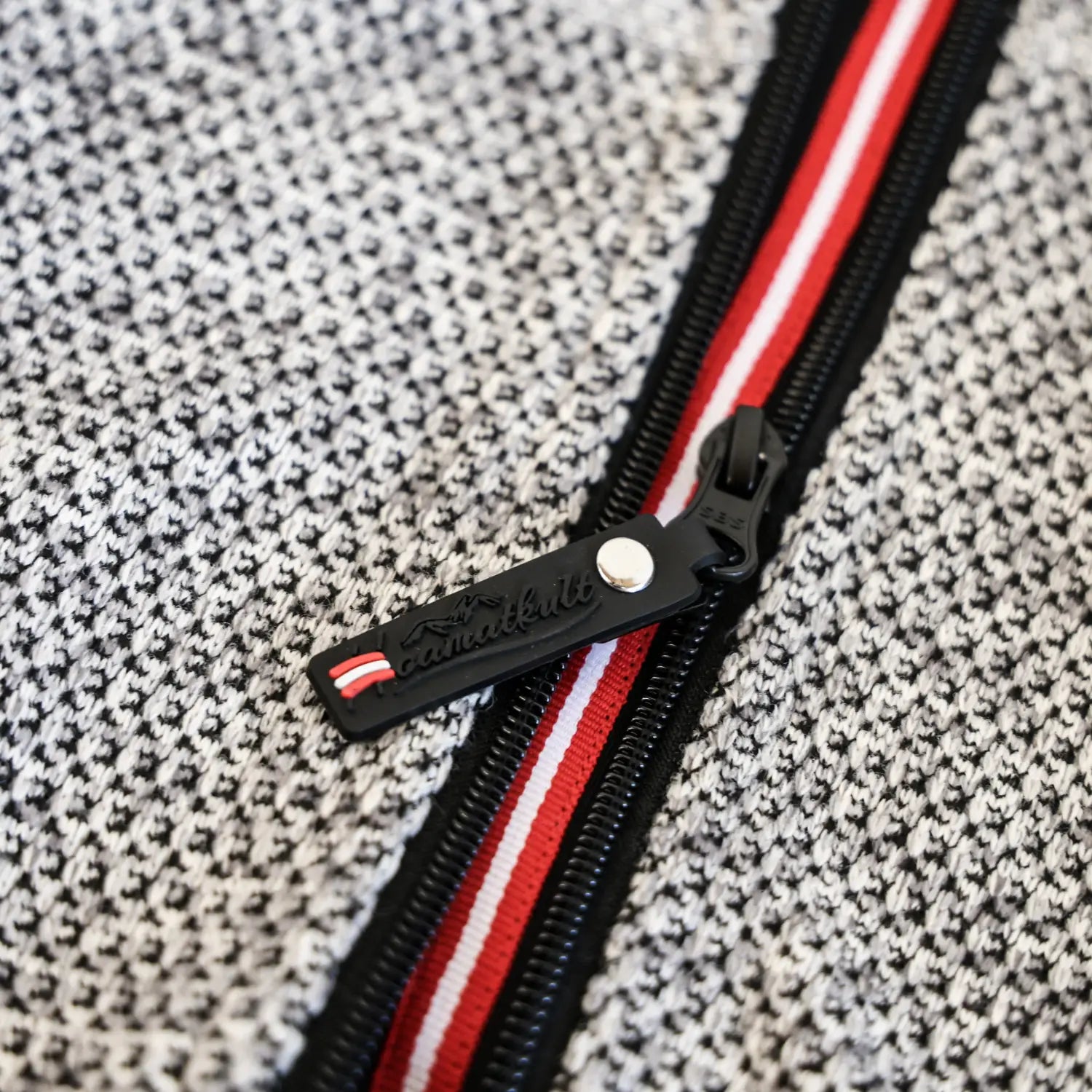Österreich Kultjacke mit Kapuze - Strickoptik