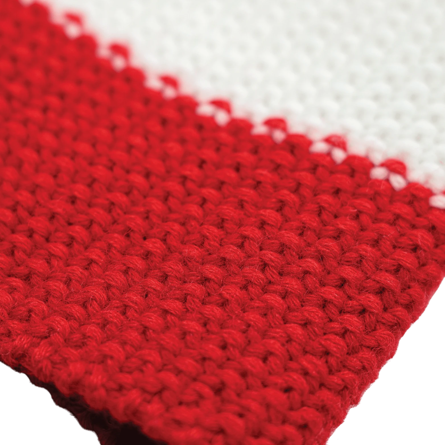 Rot-weiß-rote Strickmütze
