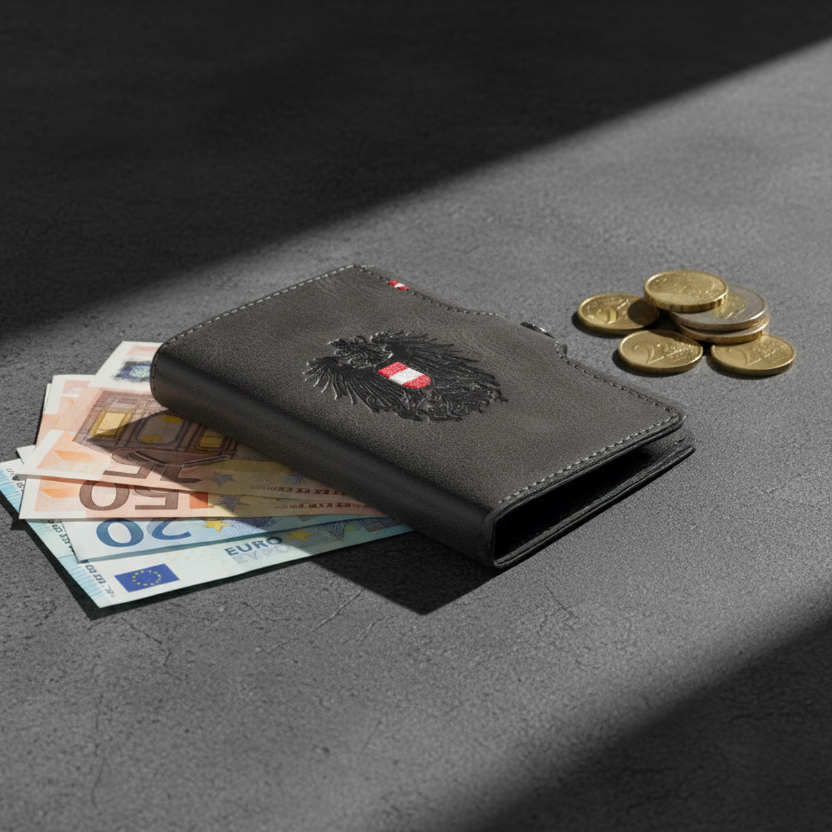 Adler Slim Wallet aus Echtleder mit Spiegel, Münzfach & RFID-Schutz - Schwarz