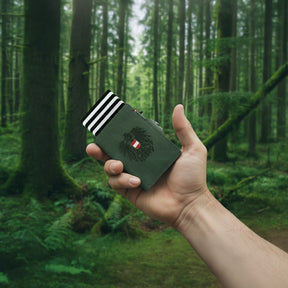 Adler Smart Wallet mit Karten-Pop-Up Funktion aus Echtleder - Dunkelgrün